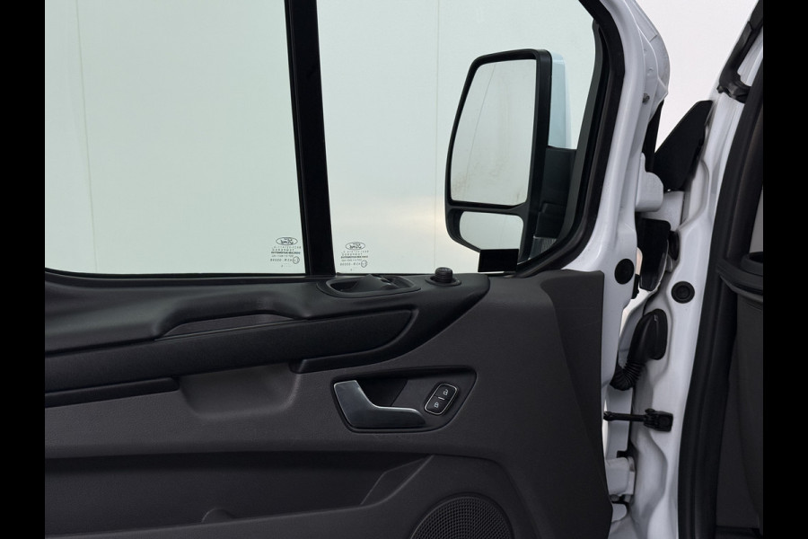 Ford Transit Custom 280 2.0TDCI L1H1 Trend 3-Persoons Trekhaak Airco Cruise Control Bluetooth Pdc Betonplex vloer Wandbetimmering Kasteninbouw Achterdeuren Schuifdeur 1e Eigenaar Euro 6 Origineel Nederlandse Auto