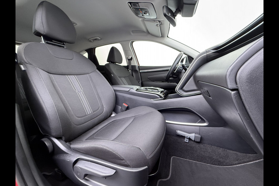 Hyundai Tucson 1.6T-GDI 265PK PHEV Hybrid Autom. 4WD Navi Ecc Camera Adap.Cruise Apple Carplay Android Auto Pdc Comfort Smart Isofix DAB Elek.Achterklep Stoel+Stuurverwarming Led Lmv Keyless Regensensor AWD Origineel Nederlandse Auto Plug In Hybride