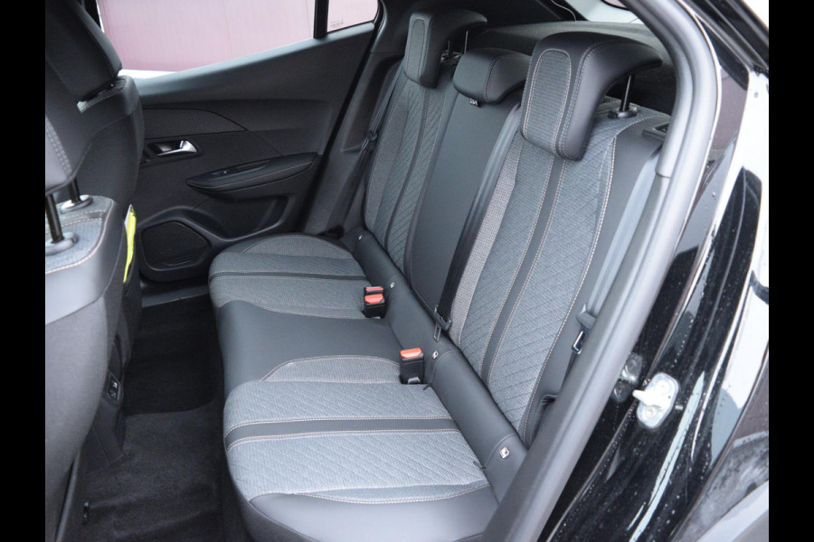 Peugeot 2008 1.2 Hybrid 136 Allure CAMERA MET SENSOREN | NAVI & CARPLAY | STOELVERWARMING |