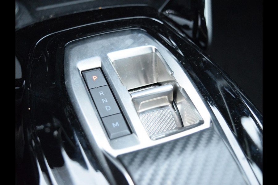 Peugeot 2008 1.2 Hybrid 136 Allure CAMERA MET SENSOREN | NAVI & CARPLAY | STOELVERWARMING |