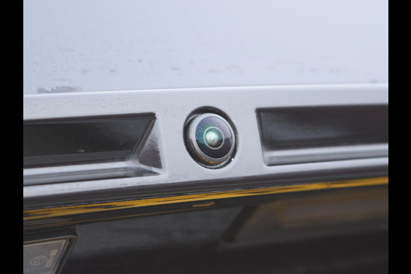 Peugeot 2008 1.2 Hybrid 136 Allure CAMERA MET SENSOREN | NAVI & CARPLAY | STOELVERWARMING |