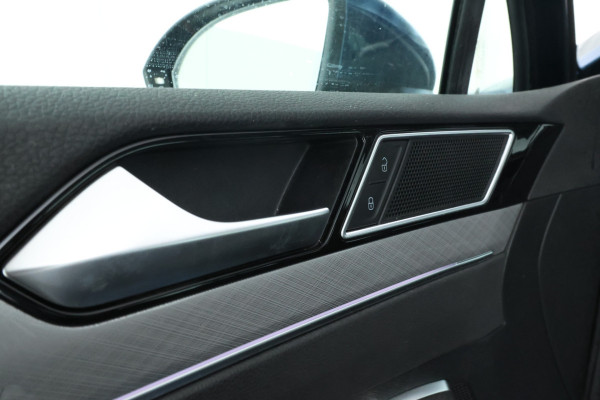 Volkswagen Passat Variant 2.0 TDI Business Automaat, Navigatie, Apple carplay, Climate,