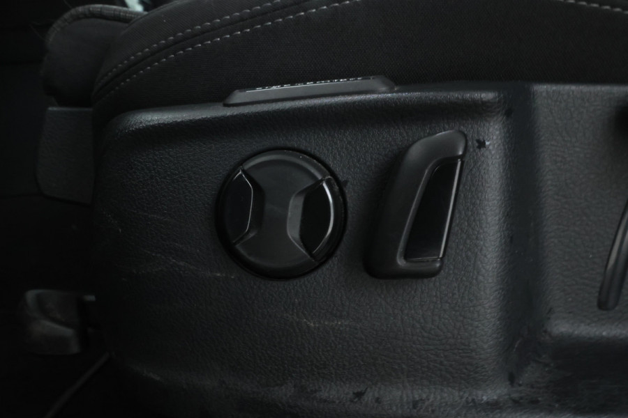 Volkswagen Passat Variant 2.0 TDI Business Automaat, Navigatie, Apple carplay, Climate,