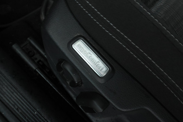 Volkswagen Passat Variant 2.0 TDI Business Automaat, Navigatie, Apple carplay, Climate,