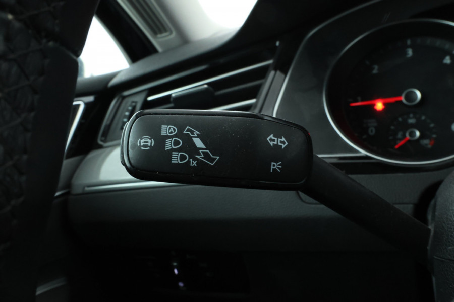 Volkswagen Passat Variant 2.0 TDI Business Automaat, Navigatie, Apple carplay, Climate,