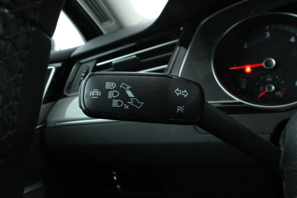 Volkswagen Passat Variant 2.0 TDI Business Automaat, Navigatie, Apple carplay, Climate,