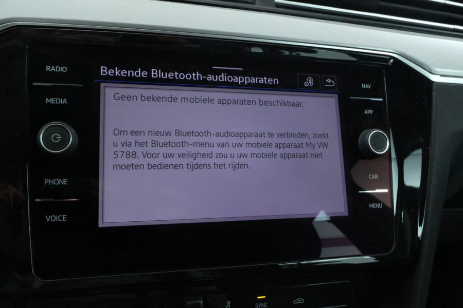 Volkswagen Passat Variant 2.0 TDI Business Automaat, Navigatie, Apple carplay, Climate,