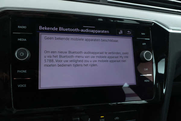 Volkswagen Passat Variant 2.0 TDI Business Automaat, Navigatie, Apple carplay, Climate,