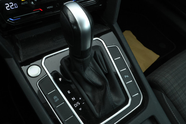 Volkswagen Passat Variant 2.0 TDI Business Automaat, Navigatie, Apple carplay, Climate,