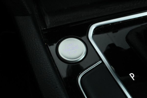 Volkswagen Passat Variant 2.0 TDI Business Automaat, Navigatie, Apple carplay, Climate,