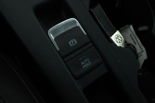 Volkswagen Passat Variant 2.0 TDI Business Automaat, Navigatie, Apple carplay, Climate,