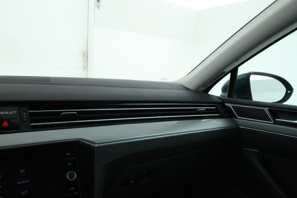 Volkswagen Passat Variant 2.0 TDI Business Automaat, Navigatie, Apple carplay, Climate,