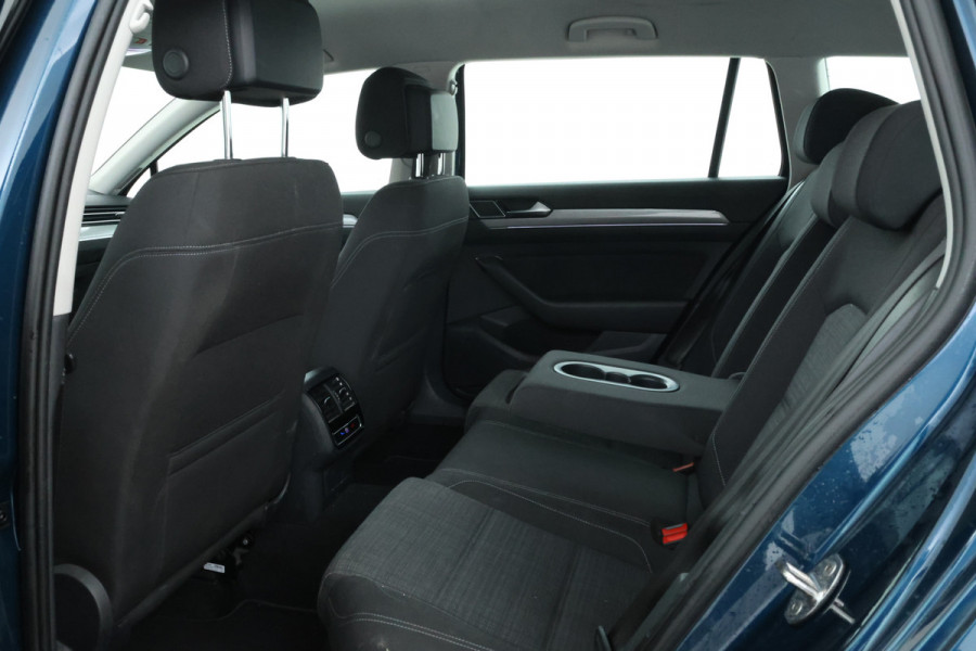 Volkswagen Passat Variant 2.0 TDI Business Automaat, Navigatie, Apple carplay, Climate,