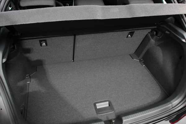 Volkswagen Polo 1.0 TSI DSG R-Line | Panorama dak | Navigatie | App Connect | Climate Control | DAB | LED | Parkeer sensoren | Camera | Cruise control adaptive | Lichtmetalen velgen