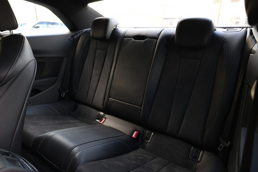 Audi A5 Coupé 2.0 TFSI ultra Launch Edition | NAP! | PANO | S-LINE | STOELVERWARMING | DIGITAL | SFEER | CAMERA |