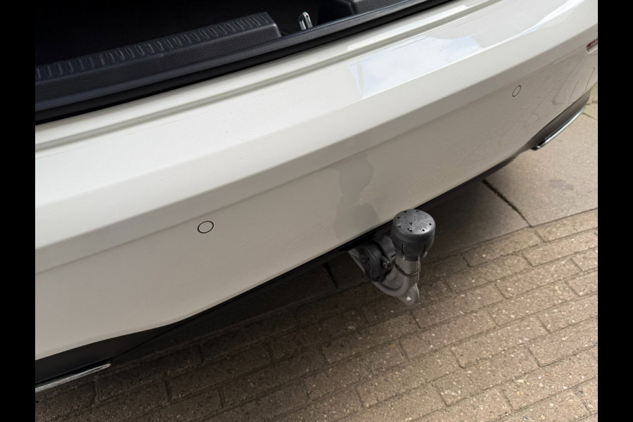 Mercedes-Benz A-Klasse 250 Premium Plus AMG-Pakket l Sfeerverlichting l Widescreen