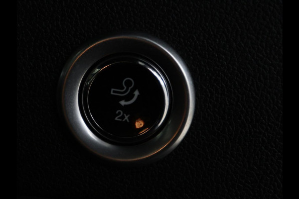 Ford Focus 1.5 EcoBoost ST Line X | Panoramadak | Trekhaak | Adaptive cruise | Stoelverwarming | Half leder | Camera | Carplay | Elektrische stoel | Stuurverwarming | Full LED | Navigatie | Climate control