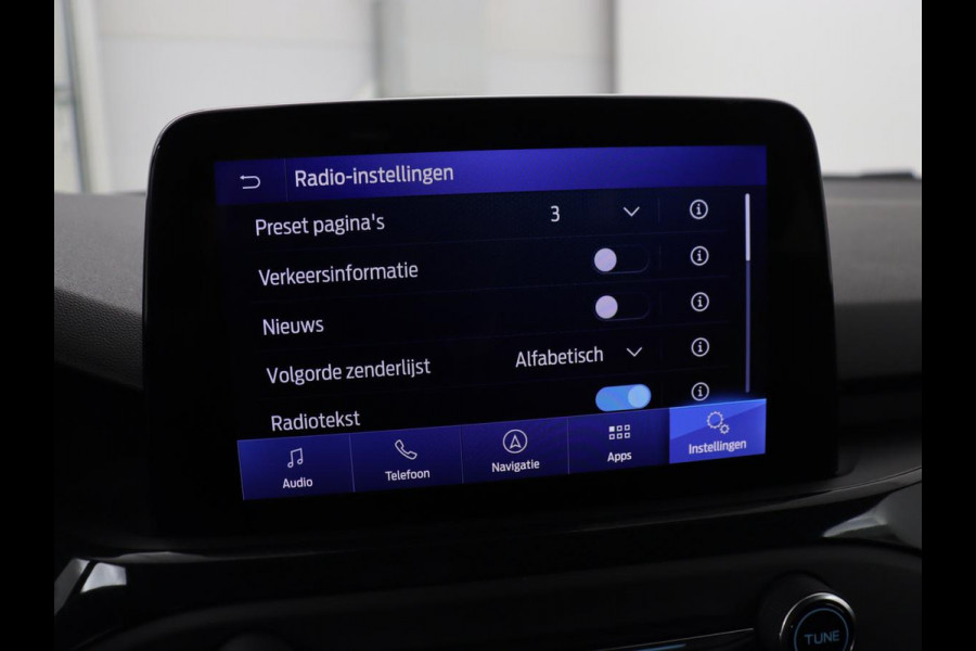 Ford Focus 1.5 EcoBoost ST Line X | Panoramadak | Trekhaak | Adaptive cruise | Stoelverwarming | Half leder | Camera | Carplay | Elektrische stoel | Stuurverwarming | Full LED | Navigatie | Climate control