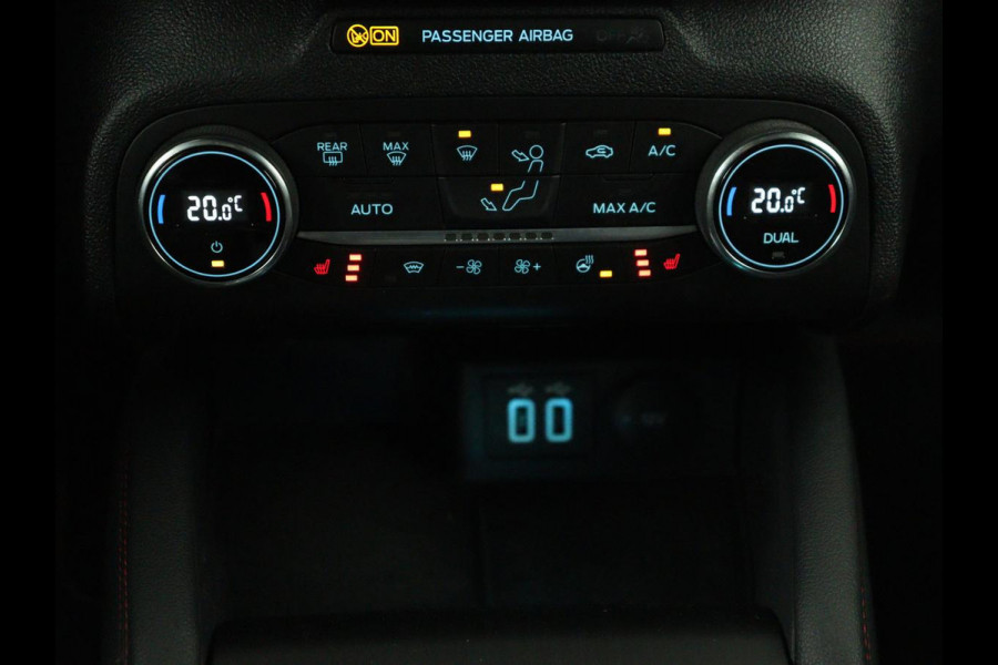 Ford Focus 1.5 EcoBoost ST Line X | Panoramadak | Trekhaak | Adaptive cruise | Stoelverwarming | Half leder | Camera | Carplay | Elektrische stoel | Stuurverwarming | Full LED | Navigatie | Climate control