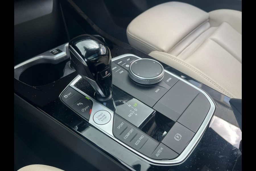 BMW 2 Serie Gran Coupé 218i Introduction Edition | M-pakket | Schuif/kanteldak | Leder | Shadow pack |