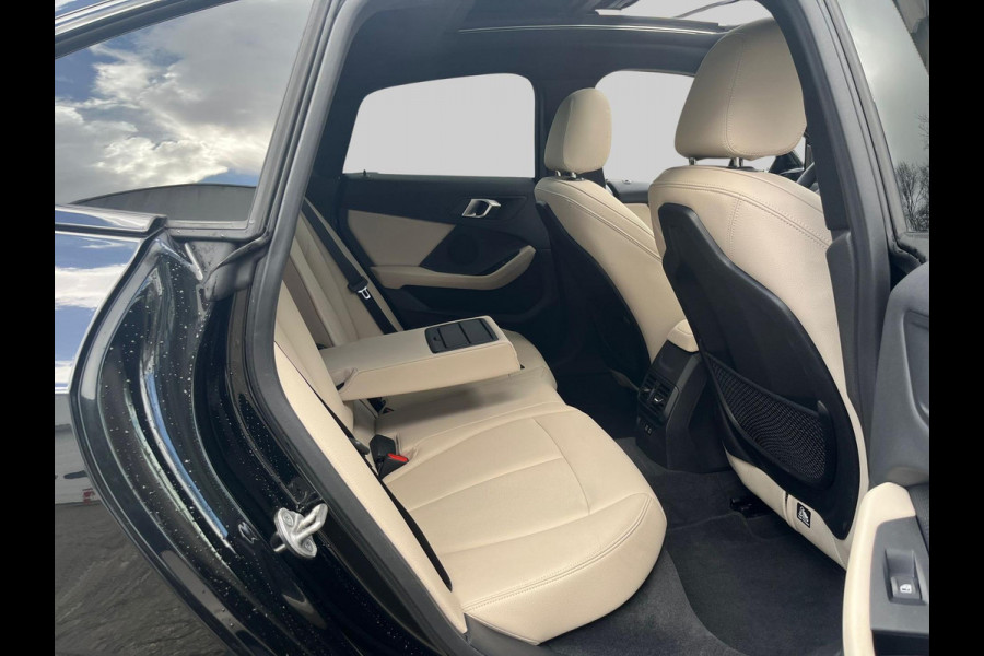 BMW 2 Serie Gran Coupé 218i Introduction Edition | M-pakket | Schuif/kanteldak | Leder | Shadow pack |