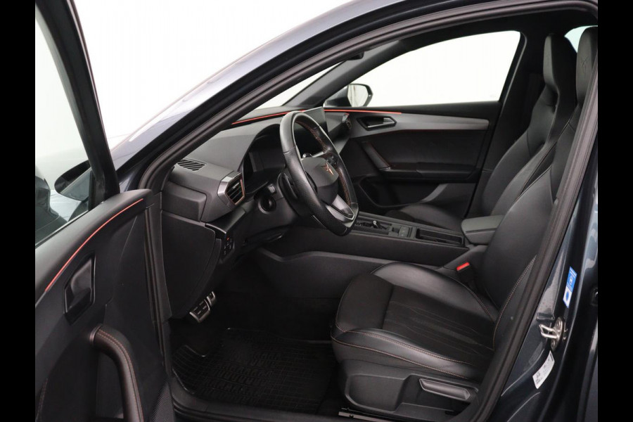 CUPRA Leon 1.4 e-Hybrid | Stoelverwarming | Adaptive cruise | Camera | Half leder | Navigatie | Keyless | Full LED | Sfeerverlichting | Park Assist | Sportstoelen | Stuurverwarming | PHEV | Plug In