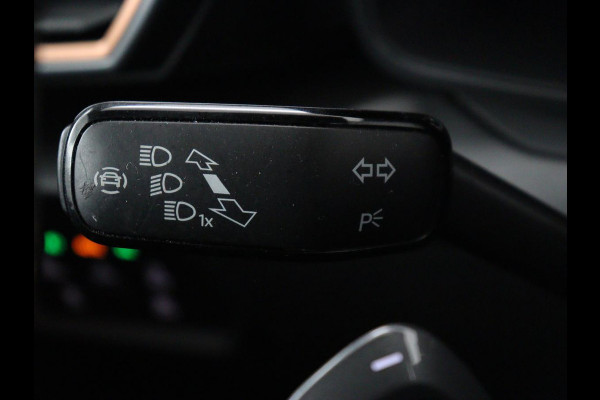 CUPRA Leon 1.4 e-Hybrid | Stoelverwarming | Adaptive cruise | Camera | Half leder | Navigatie | Keyless | Full LED | Sfeerverlichting | Park Assist | Sportstoelen | Stuurverwarming | PHEV | Plug In