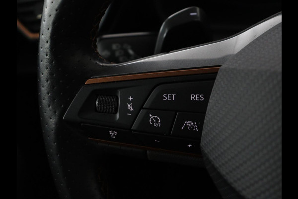 CUPRA Leon 1.4 e-Hybrid | Stoelverwarming | Adaptive cruise | Camera | Half leder | Navigatie | Keyless | Full LED | Sfeerverlichting | Park Assist | Sportstoelen | Stuurverwarming | PHEV | Plug In