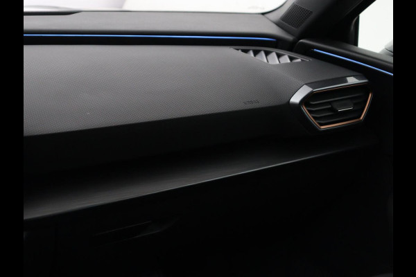 CUPRA Leon 1.4 e-Hybrid | Stoelverwarming | Adaptive cruise | Camera | Half leder | Navigatie | Keyless | Full LED | Sfeerverlichting | Park Assist | Sportstoelen | Stuurverwarming | PHEV | Plug In