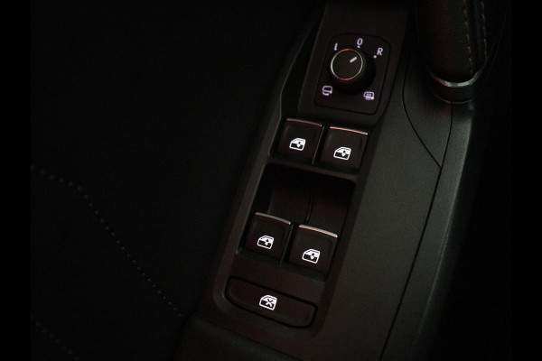 CUPRA Leon 1.4 e-Hybrid | Stoelverwarming | Adaptive cruise | Camera | Half leder | Navigatie | Keyless | Full LED | Sfeerverlichting | Park Assist | Sportstoelen | Stuurverwarming | PHEV | Plug In