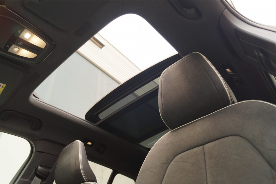 Volvo XC40 Recharge P8 AWD R-Design -SOH92%-PANO-NAVI-ECC-