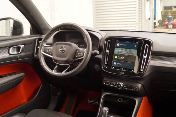 Volvo XC40 Recharge P8 AWD R-Design -SOH92%-PANO-NAVI-ECC-