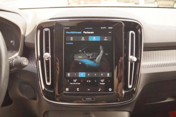 Volvo XC40 Recharge P8 AWD R-Design -SOH92%-PANO-NAVI-ECC-