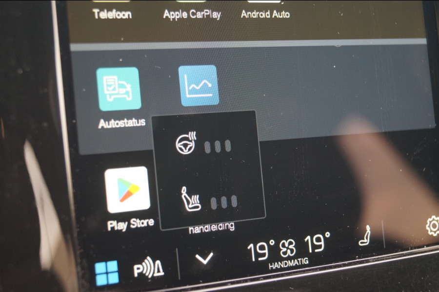 Volvo XC40 Recharge P8 AWD R-Design -SOH92%-PANO-NAVI-ECC-