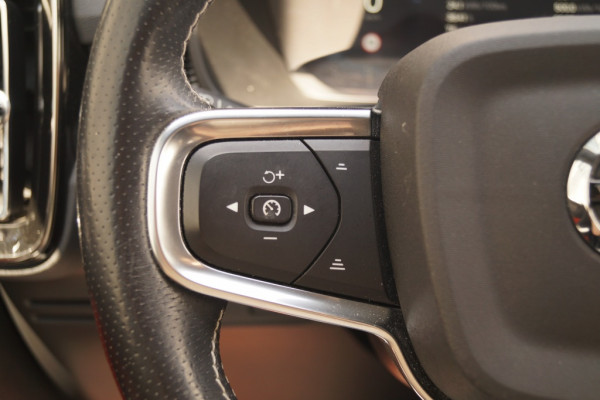 Volvo XC40 Recharge P8 AWD R-Design -SOH92%-PANO-NAVI-ECC-