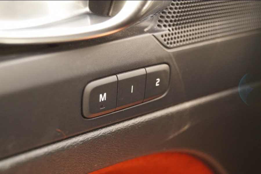 Volvo XC40 Recharge P8 AWD R-Design -SOH92%-PANO-NAVI-ECC-