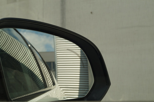 Volvo XC40 Recharge P8 AWD R-Design -SOH92%-PANO-NAVI-ECC-