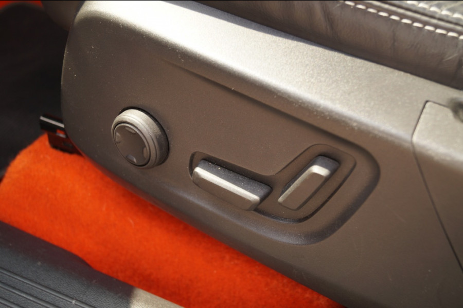 Volvo XC40 Recharge P8 AWD R-Design -SOH92%-PANO-NAVI-ECC-