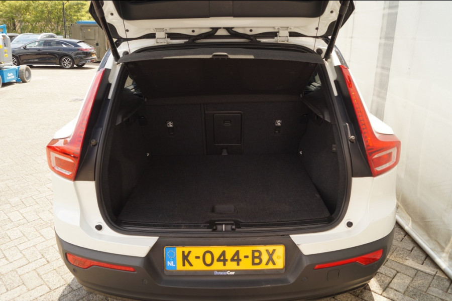 Volvo XC40 Recharge P8 AWD R-Design -SOH92%-PANO-NAVI-ECC-