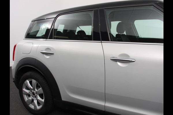 MINI Countryman 1.5 Cooper S E ALL4 | Navigatie | Climate Control | Lichtmetalen Velgen | Led