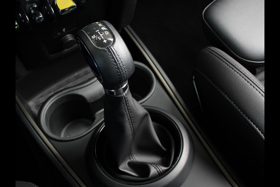 MINI Countryman 1.5 Cooper S E ALL4 | Navigatie | Climate Control | Lichtmetalen Velgen | Led