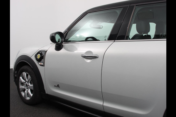 MINI Countryman 1.5 Cooper S E ALL4 | Navigatie | Climate Control | Lichtmetalen Velgen | Led
