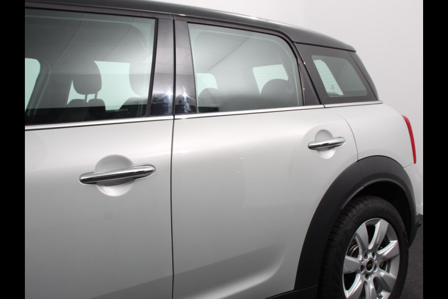 MINI Countryman 1.5 Cooper S E ALL4 | Navigatie | Climate Control | Lichtmetalen Velgen | Led