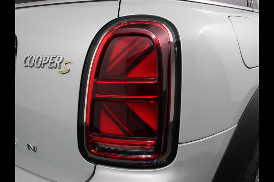 MINI Countryman 1.5 Cooper S E ALL4 | Navigatie | Climate Control | Lichtmetalen Velgen | Led