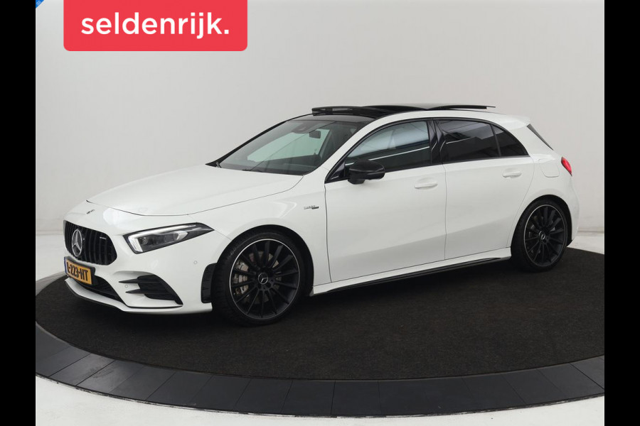 Mercedes-Benz A-Klasse AMG 35 4Matic Night | Panoramadak | Carplay | Widescreen | Stoelverwarming | Burmester | 360 camera | Sfeerverlichting | Leder/Alcantara | Navigatie
