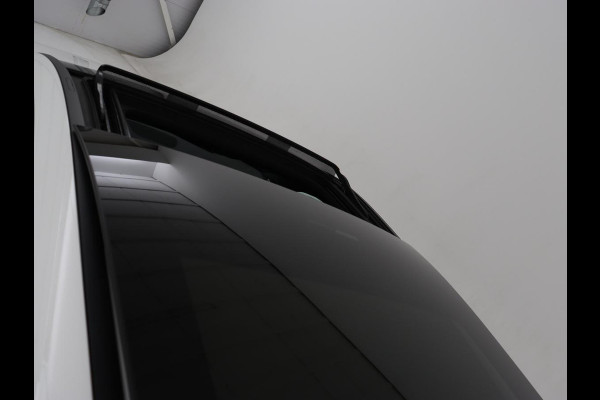 Mercedes-Benz A-Klasse AMG 35 4Matic Night | Panoramadak | Carplay | Widescreen | Stoelverwarming | Burmester | 360 camera | Sfeerverlichting | Leder/Alcantara | Navigatie