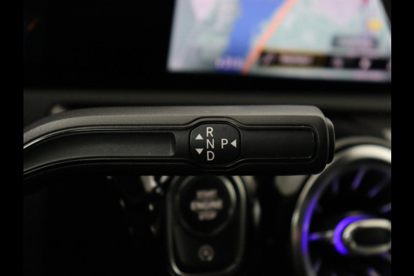Mercedes-Benz A-Klasse AMG 35 4Matic Night | Panoramadak | Carplay | Widescreen | Stoelverwarming | Burmester | 360 camera | Sfeerverlichting | Leder/Alcantara | Navigatie
