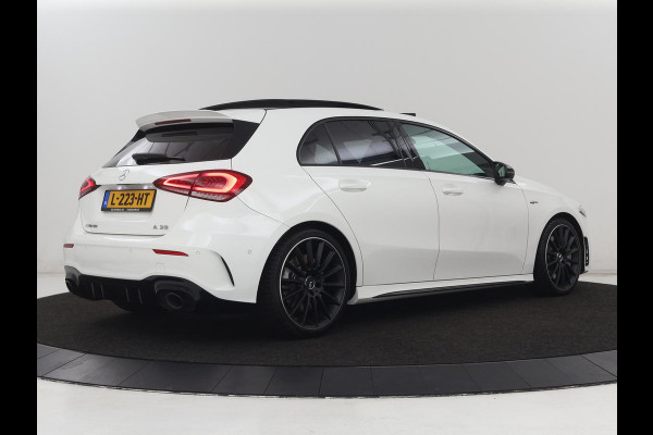 Mercedes-Benz A-Klasse AMG 35 4Matic Night | Panoramadak | Carplay | Widescreen | Stoelverwarming | Burmester | 360 camera | Sfeerverlichting | Leder/Alcantara | Navigatie