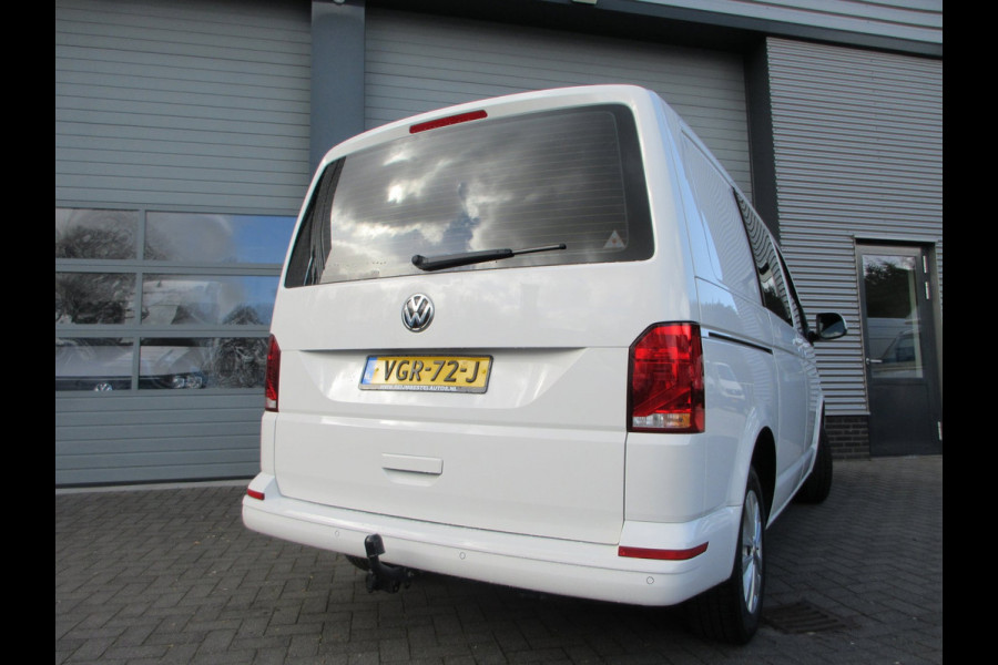 Volkswagen Transporter 2.0 TDI L1H1 airco navigatie trekhaak 3 zits