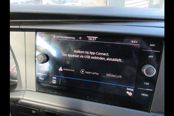 Volkswagen Transporter 2.0 TDI L1H1 airco navigatie trekhaak 3 zits